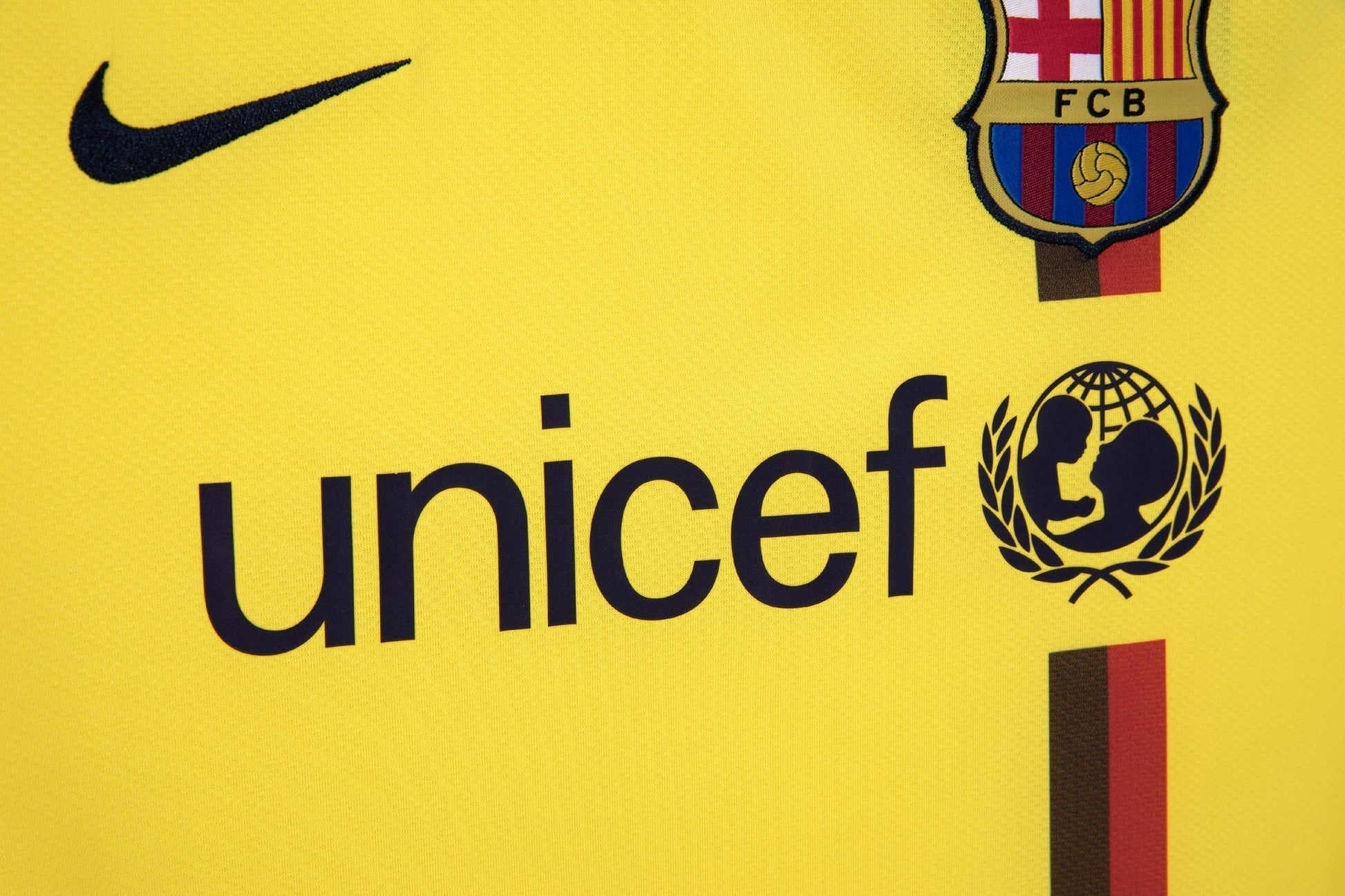 2008/09 away retro football shirt