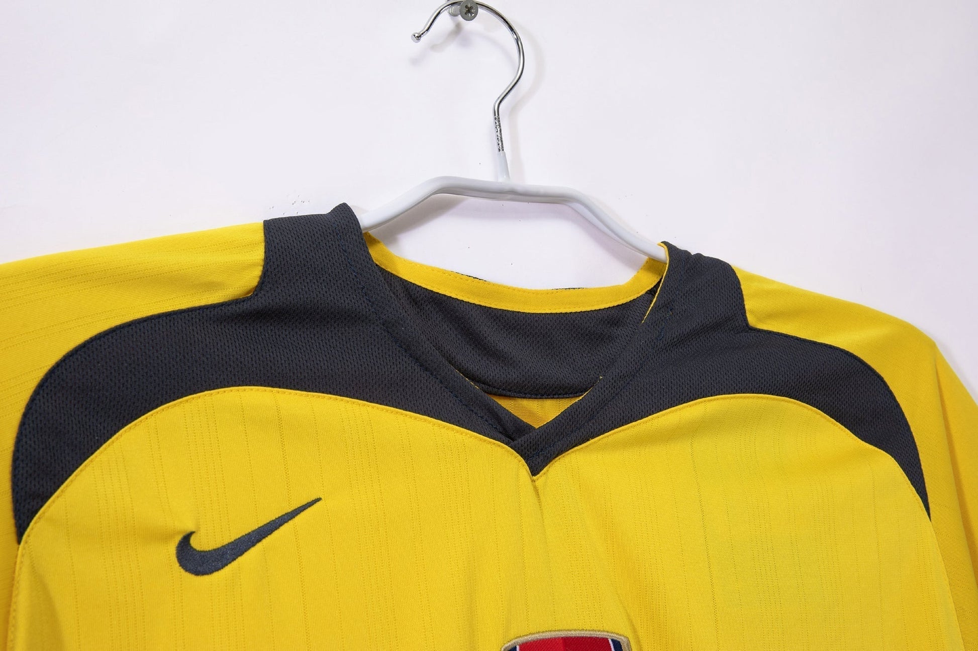 05/06 away retro football shirt