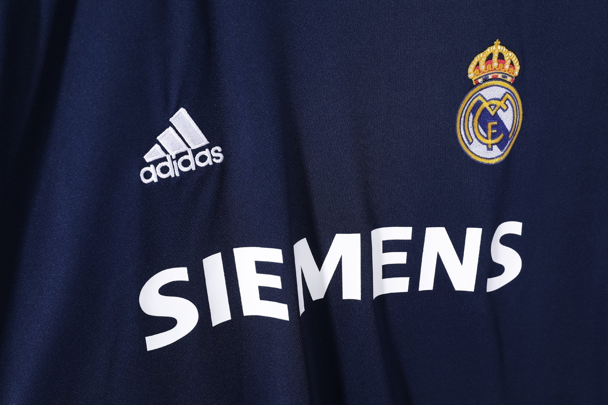 05/06 away retro football shirt
