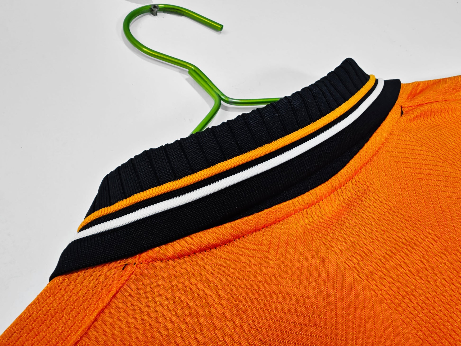 99/00 away retro football shirt