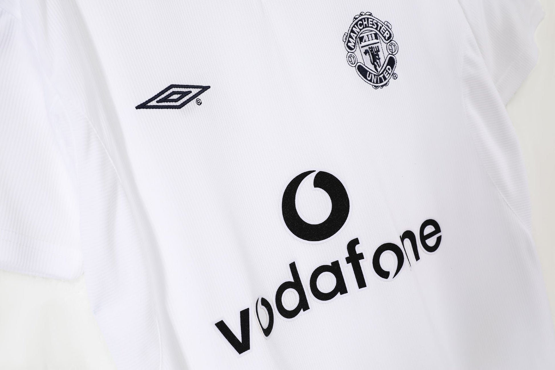 00/01 away retro football shirt