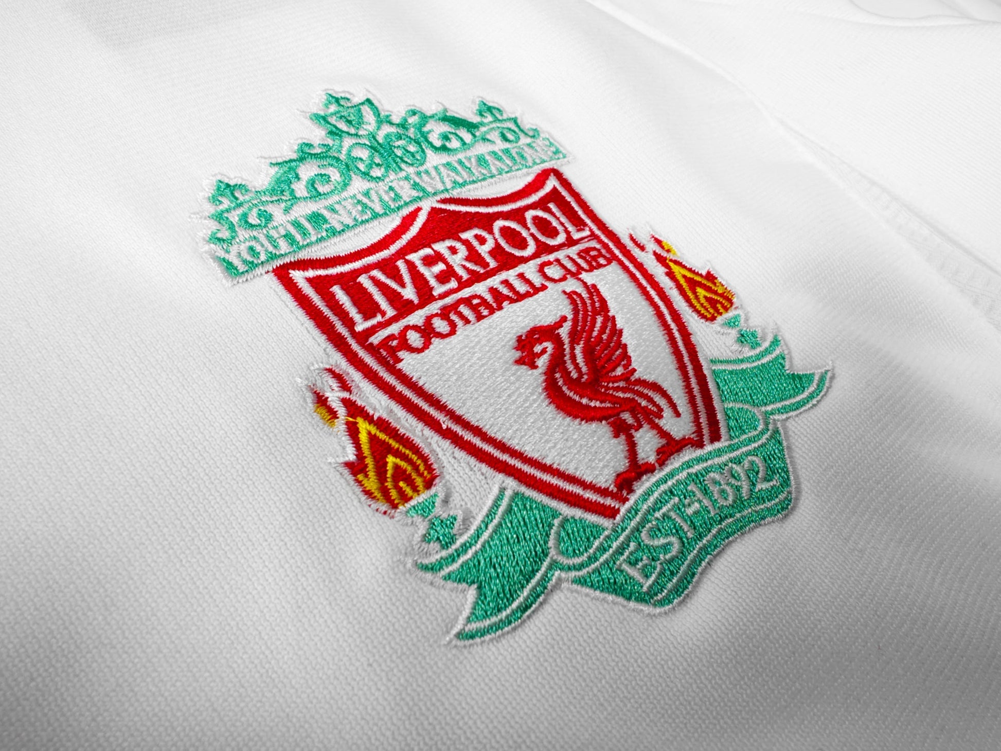 2006/08 away retro football shirt