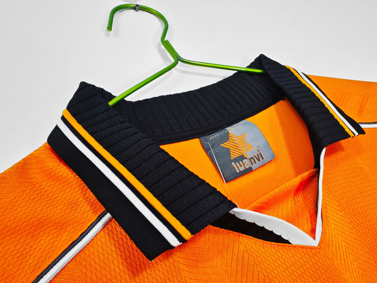 99/00 away retro football shirt