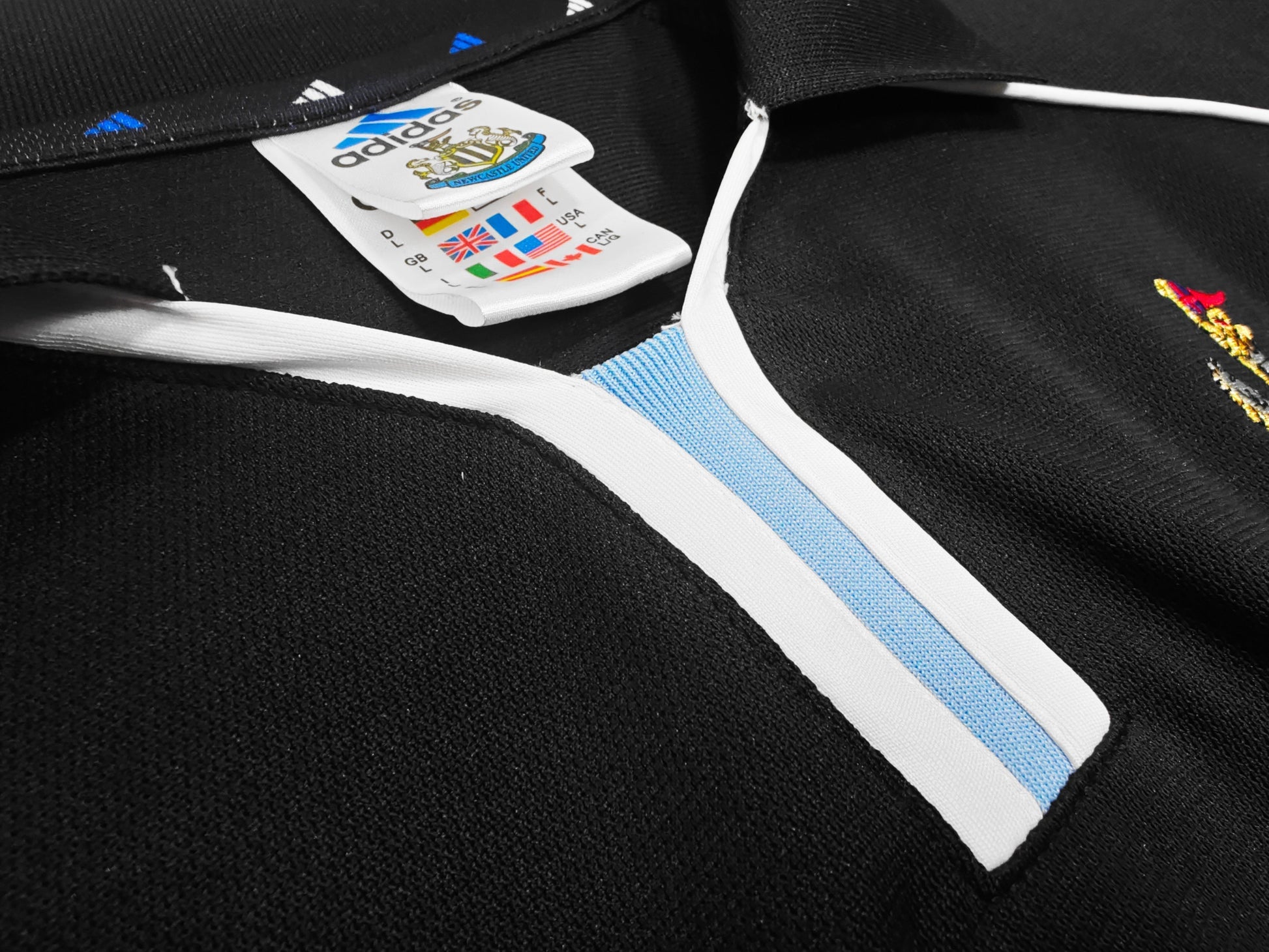 00/01 away retro football shirt