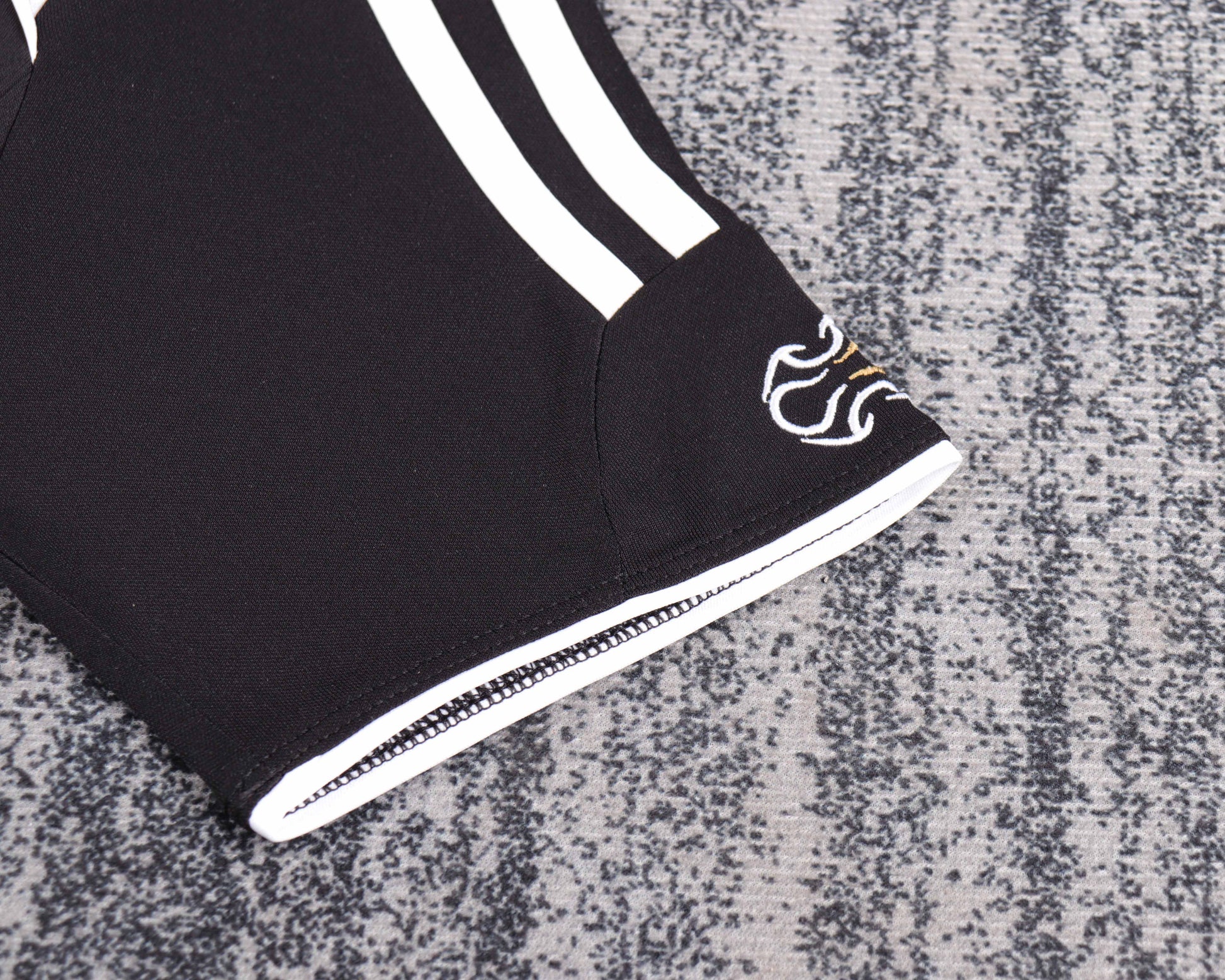 06/07 children's away football jersey