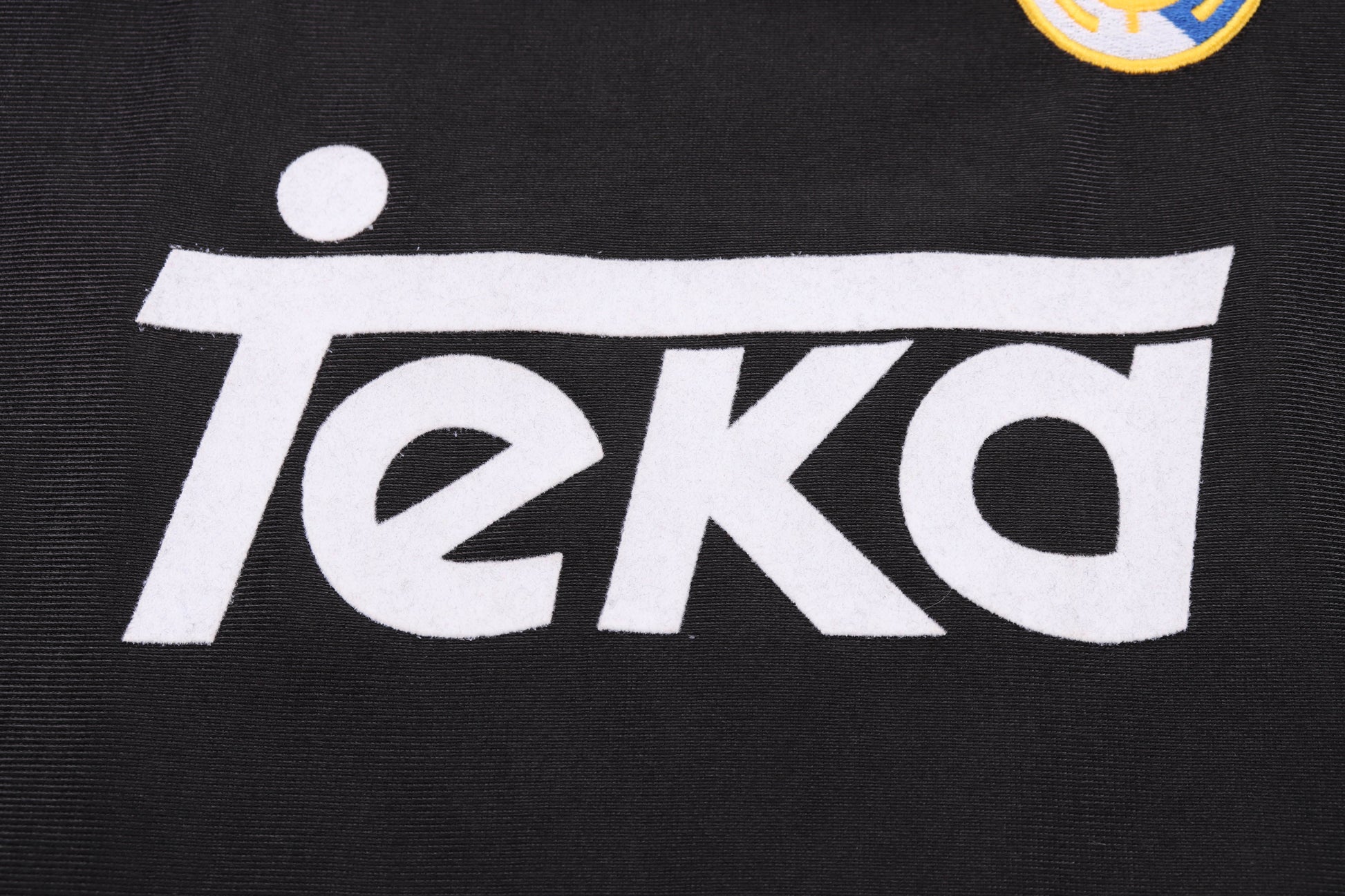 00/01 children's away football jersey