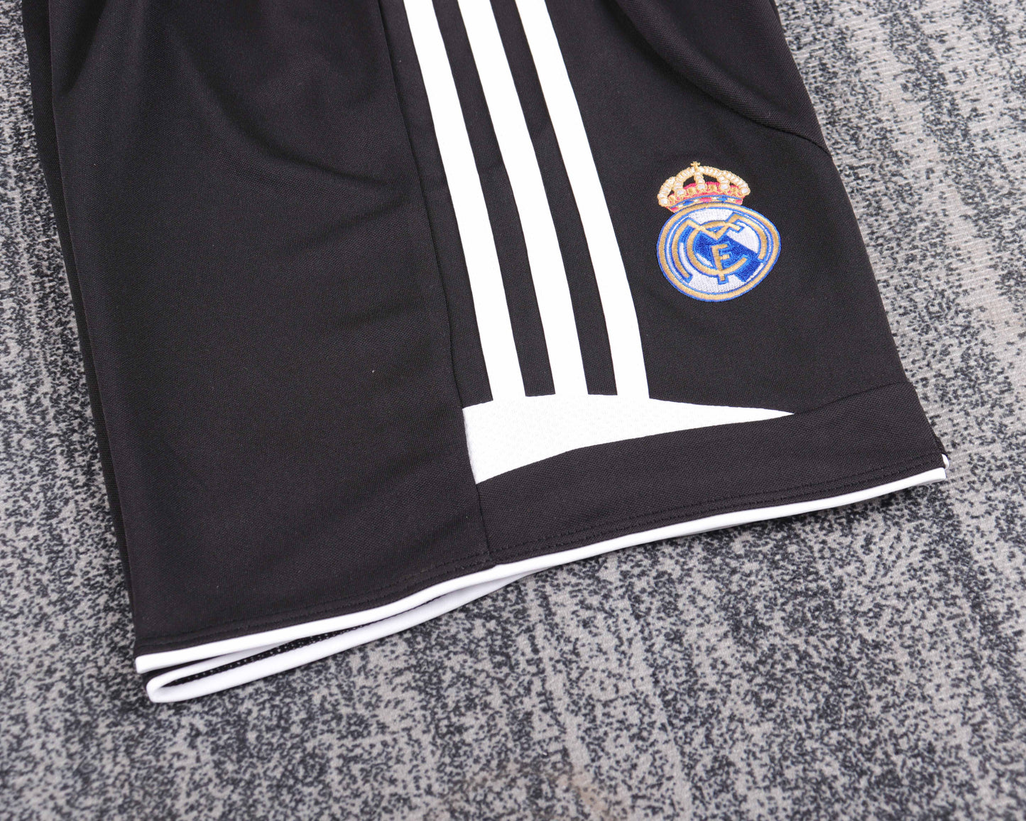 06/07 children's away football jersey