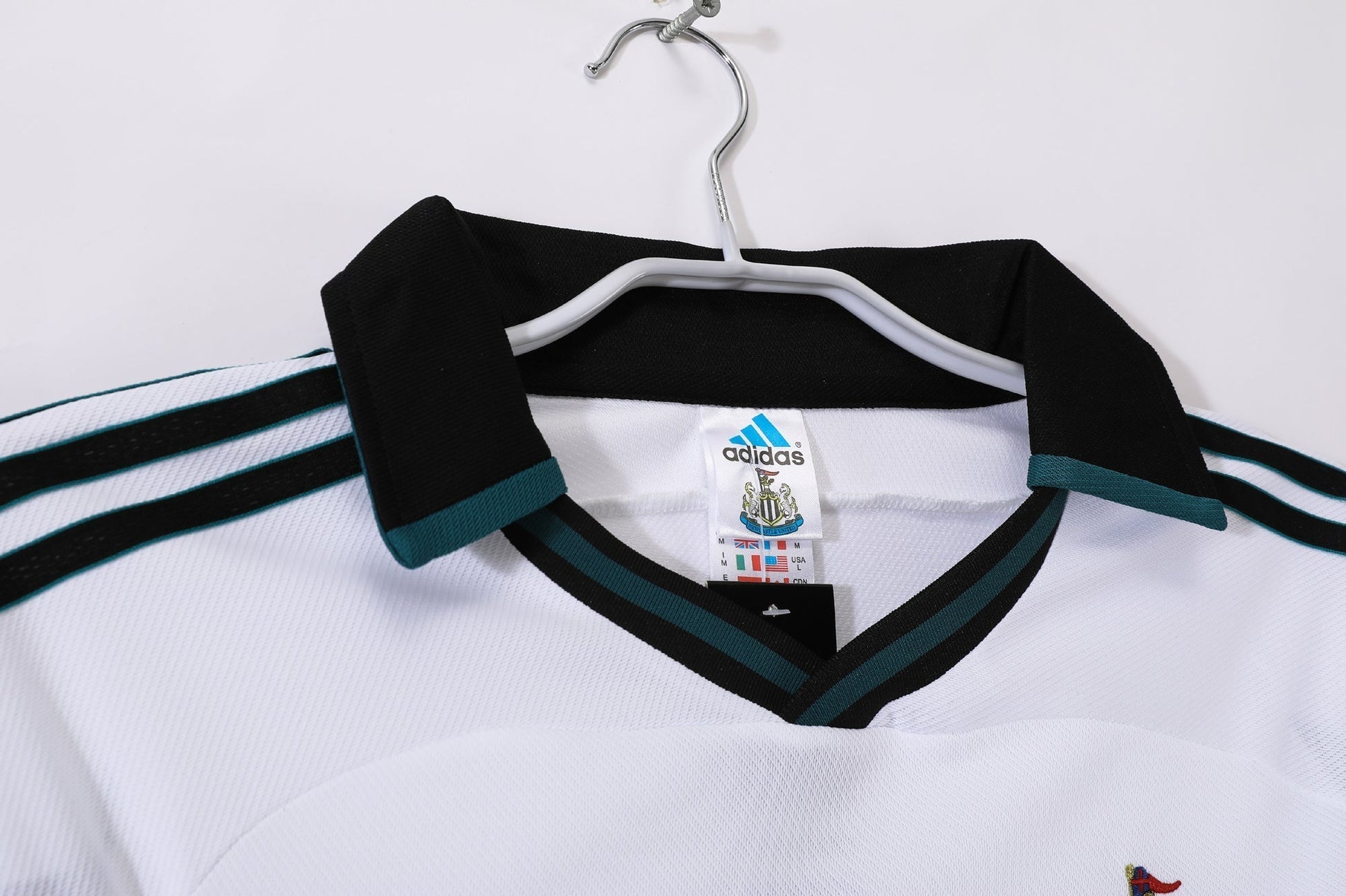 99/00 away retro football shirt