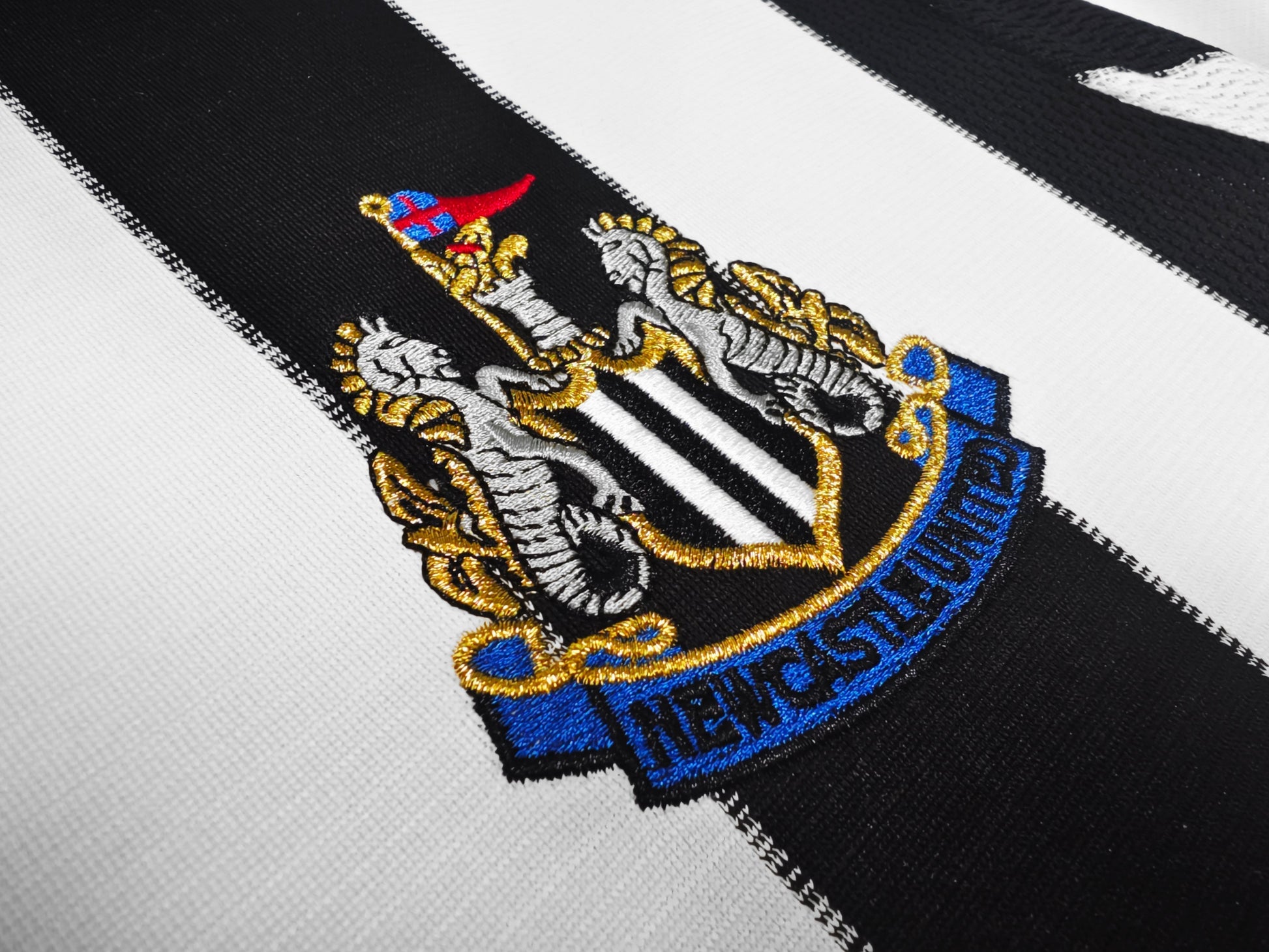 99/00 home retro football shirt