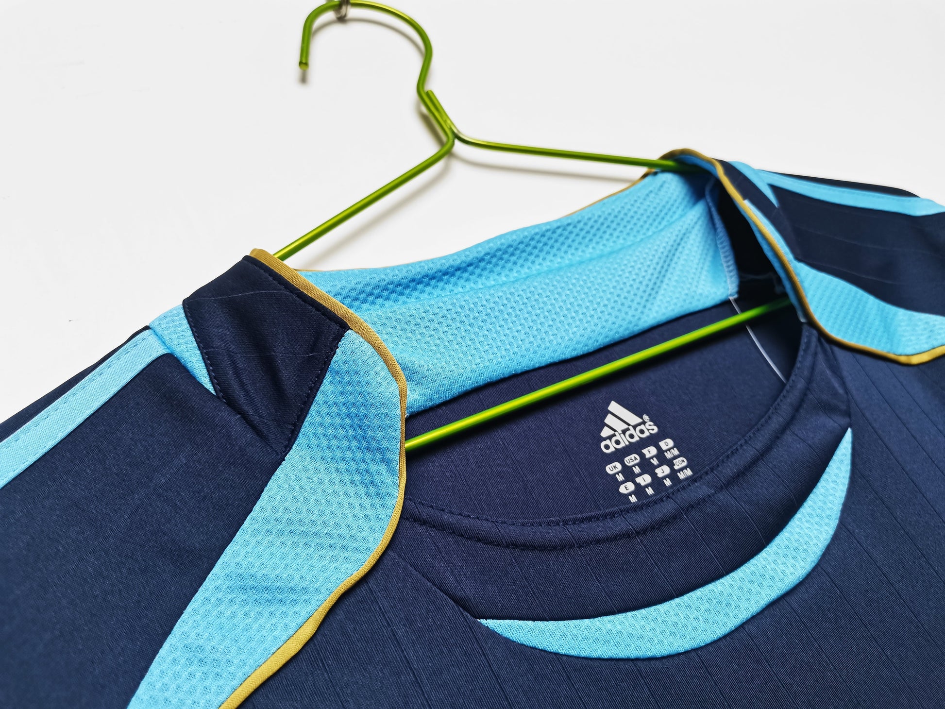 2006 away retro football shirt