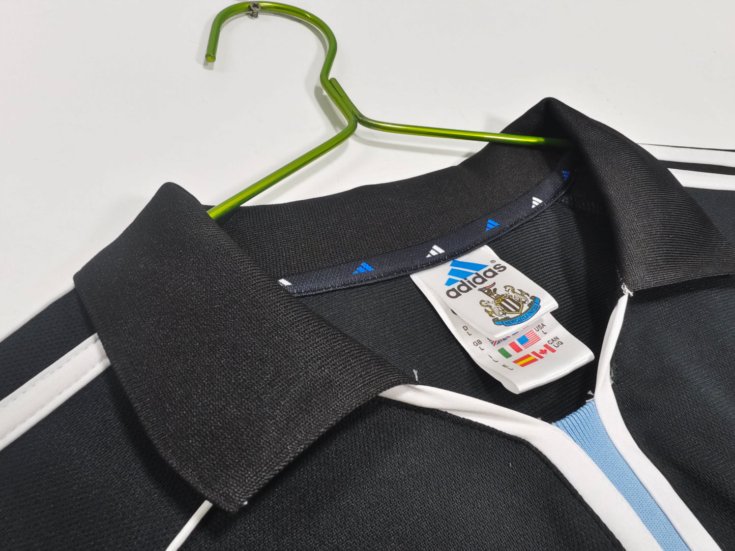 00/01 away retro football shirt