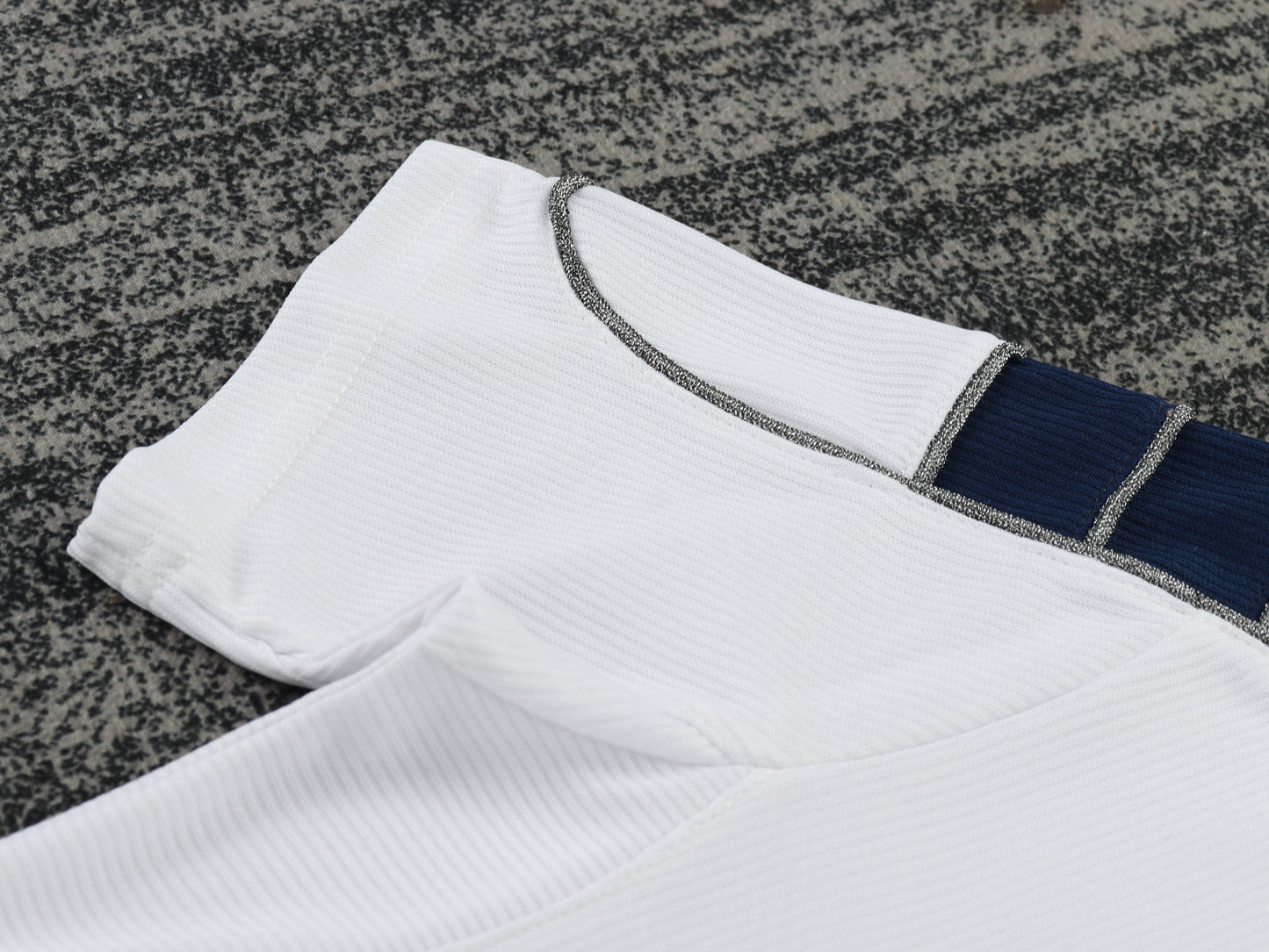 00/01 children's away football jersey