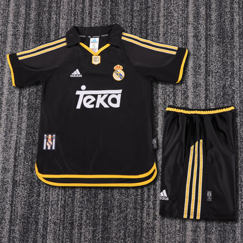 00/01 children's away football jersey