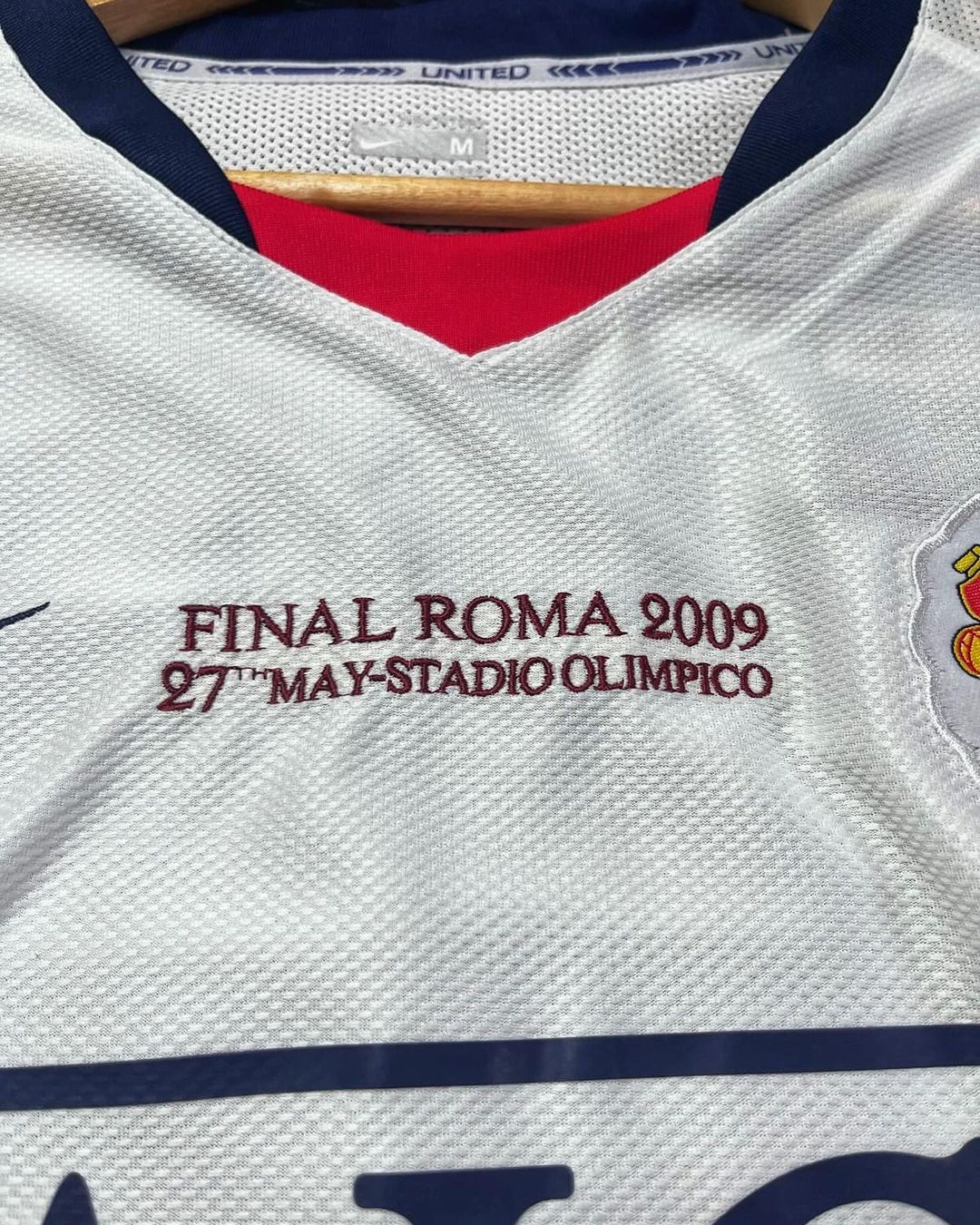 08/09 away retro football shirt