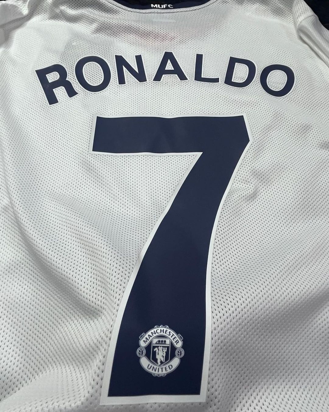 08/09 away retro football shirt
