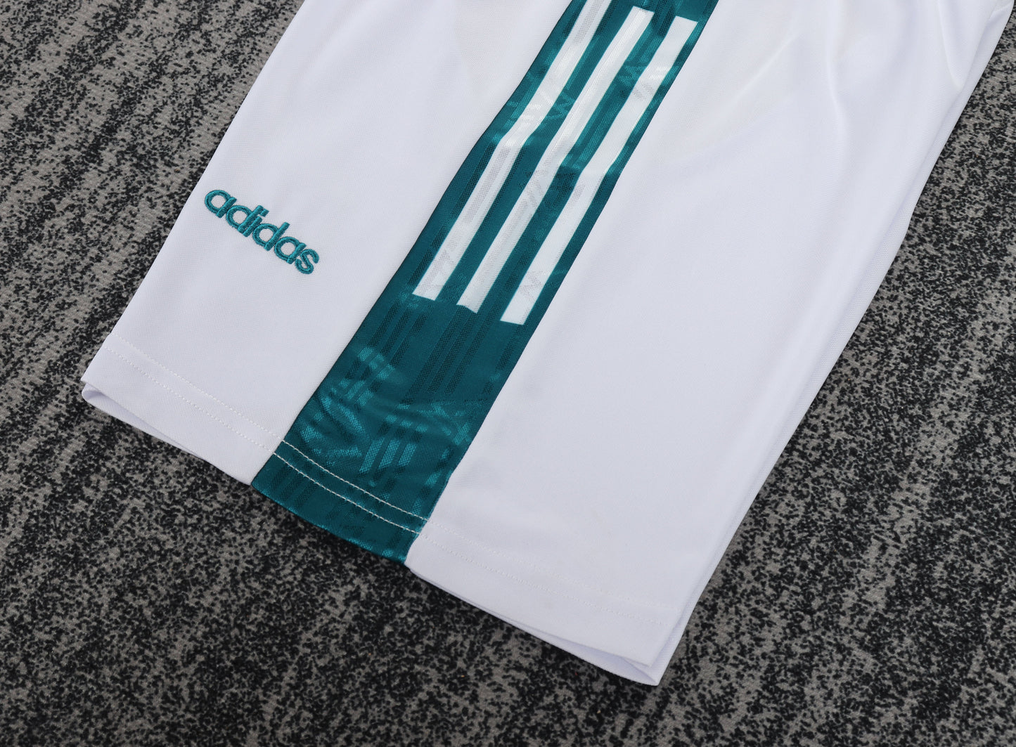 1996 children's away football jersey