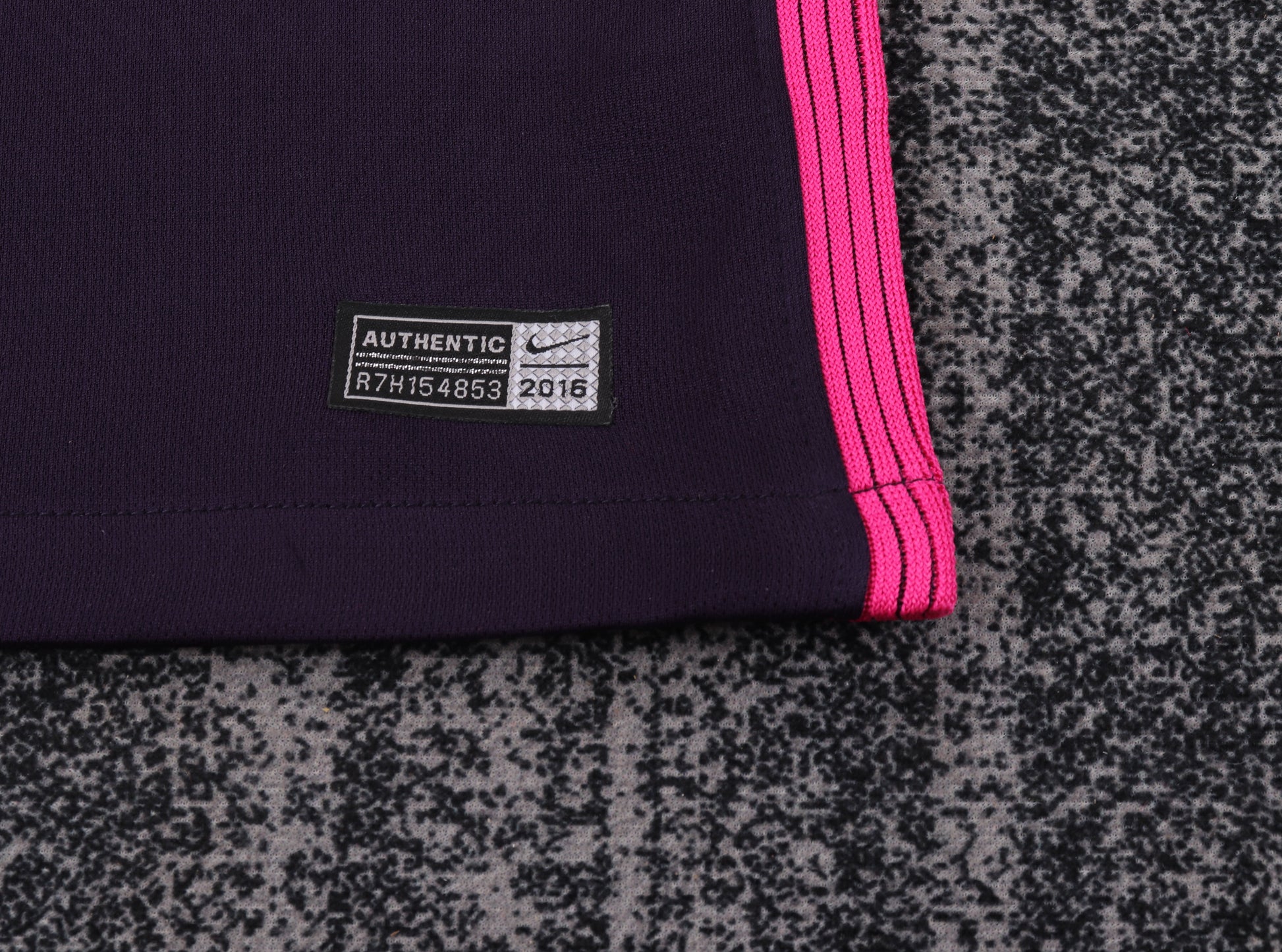 16/17 children's away football jersey