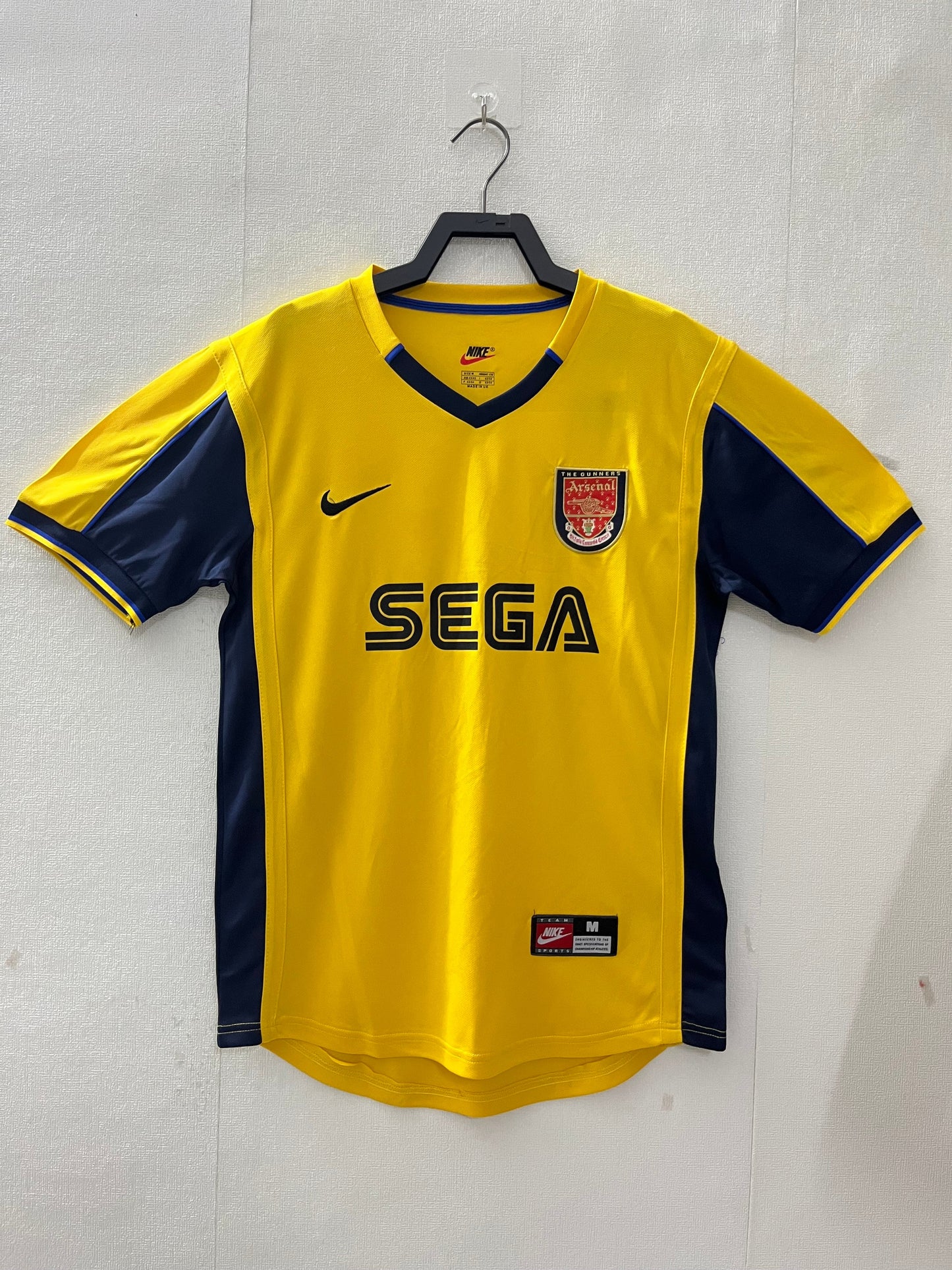 00/01 away retro football shirt