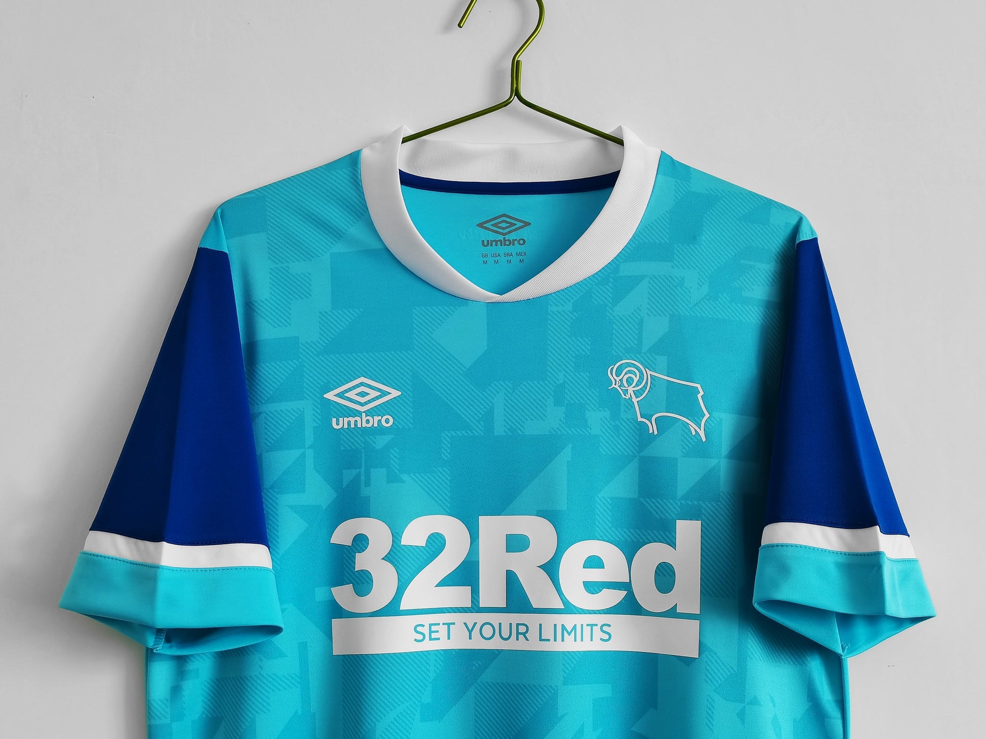 2021/22 away retro football shirt