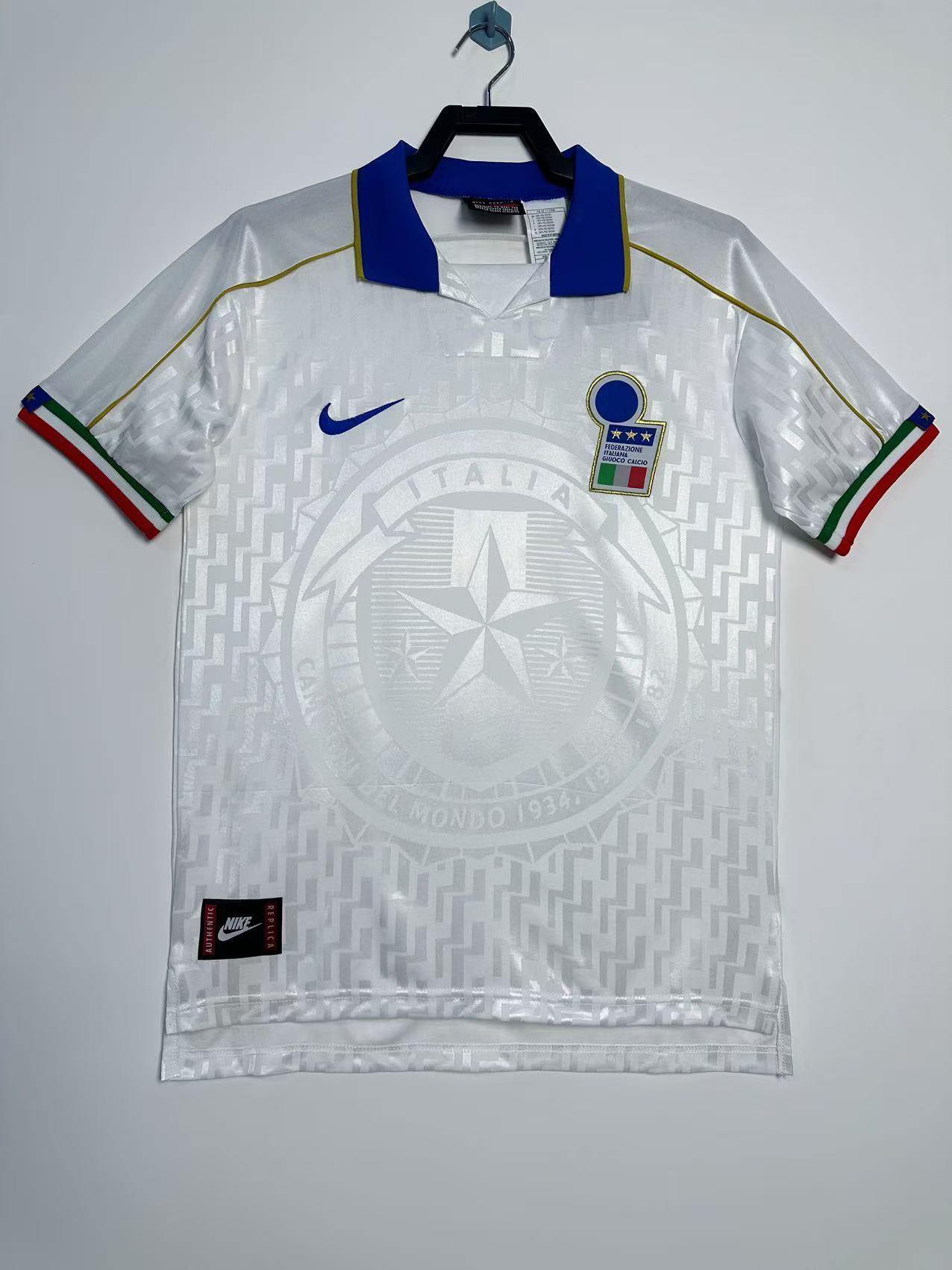 1995 away retro football shirt