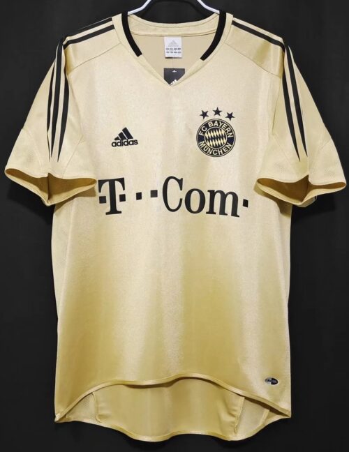 2004/05 away retro football shirt