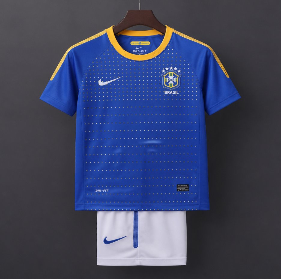2010/11 Children's Away Set - front view
