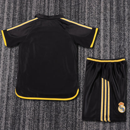00/01 children's away football jersey