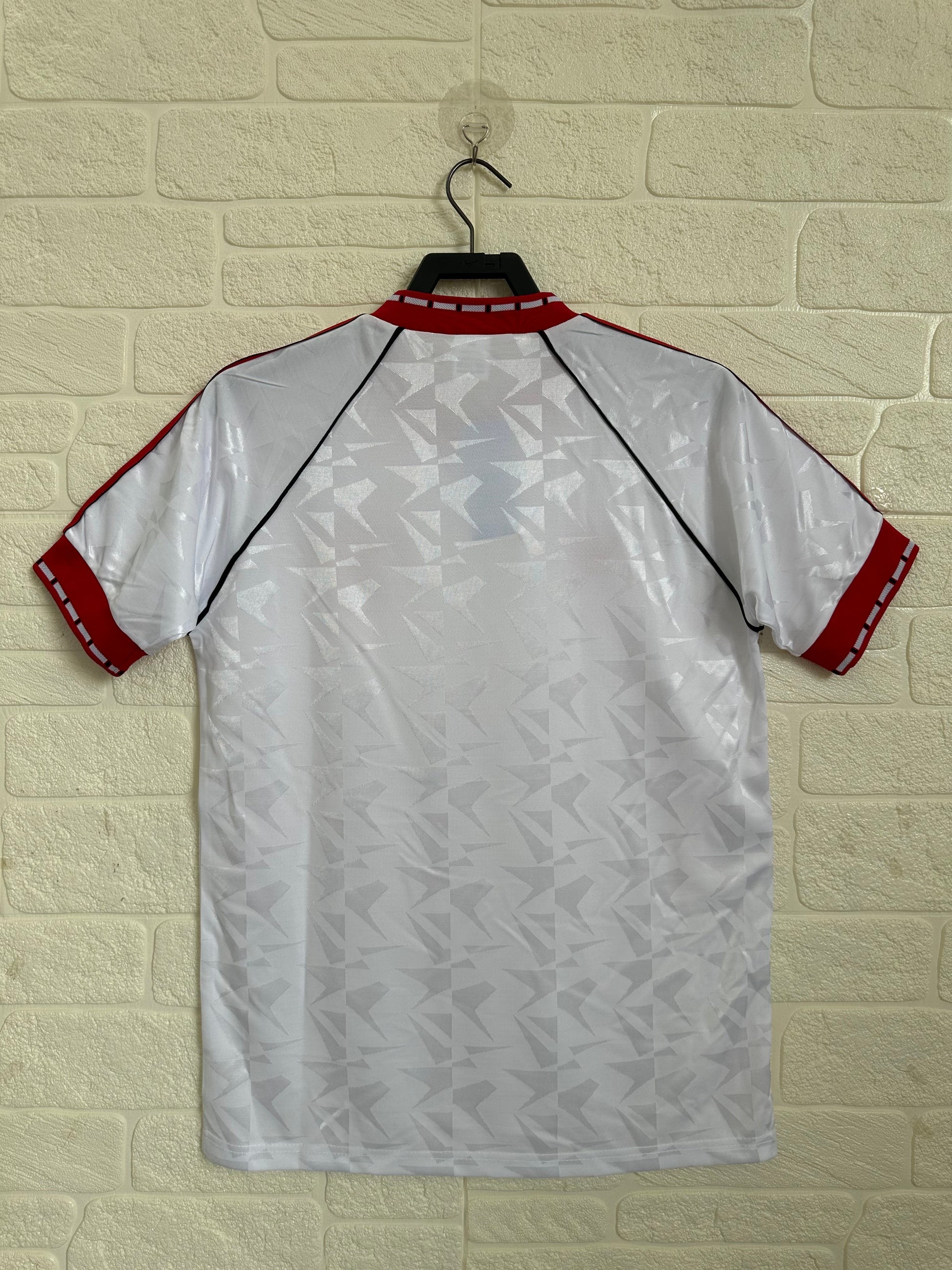 90/91 retro football shirt