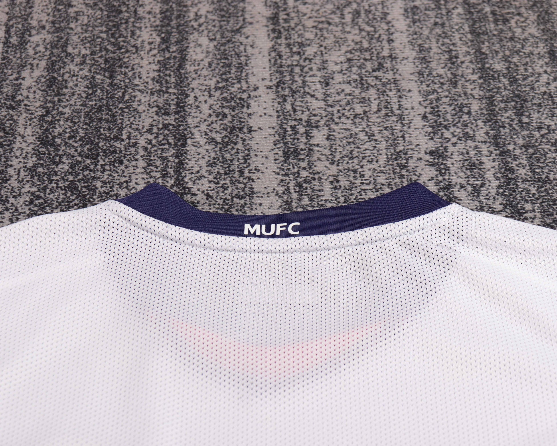 08/09 children's away football jersey