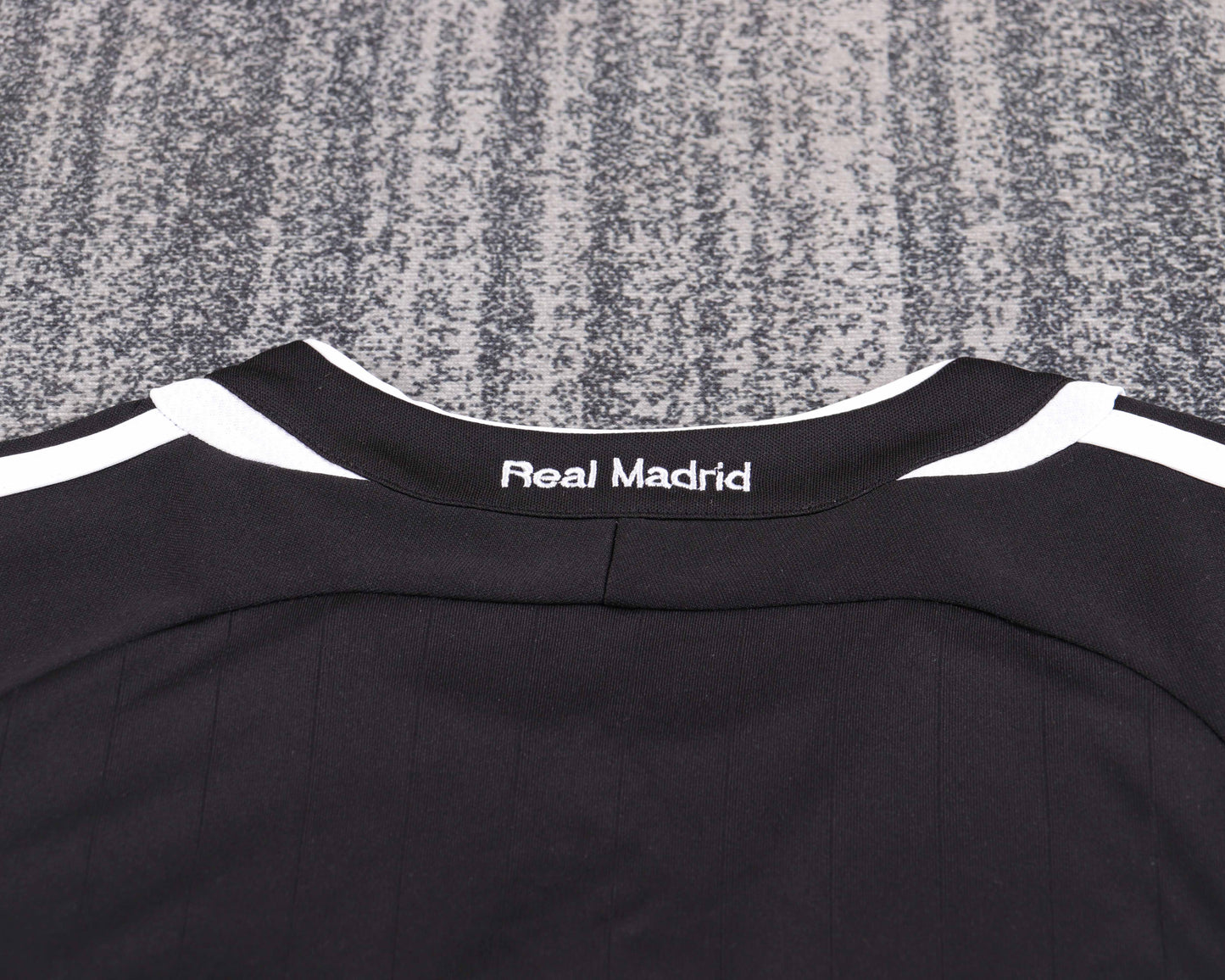 06/07 children's away football jersey