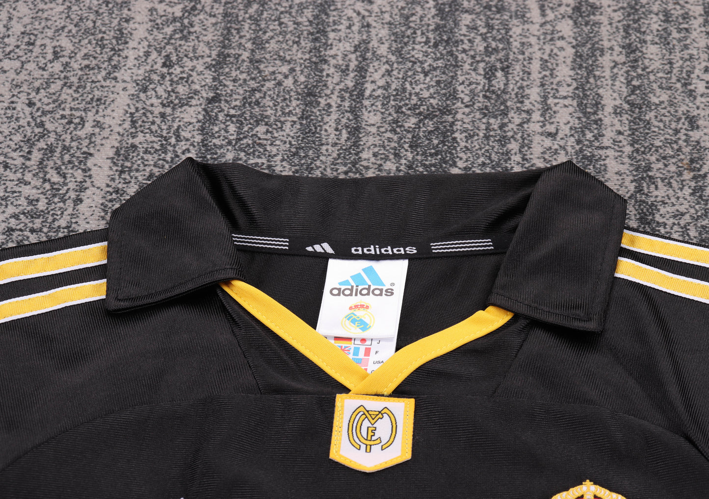 00/01 children's away football jersey