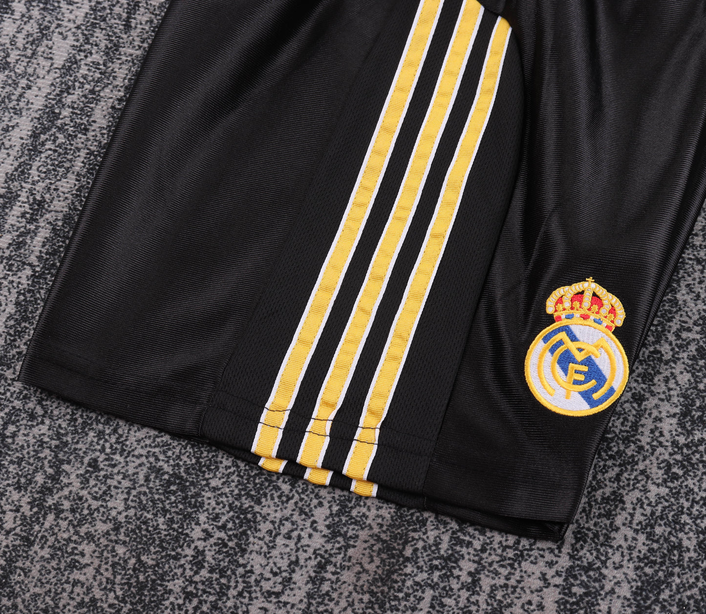 00/01 children's away football jersey