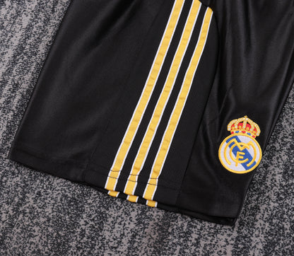 00/01 children's away football jersey