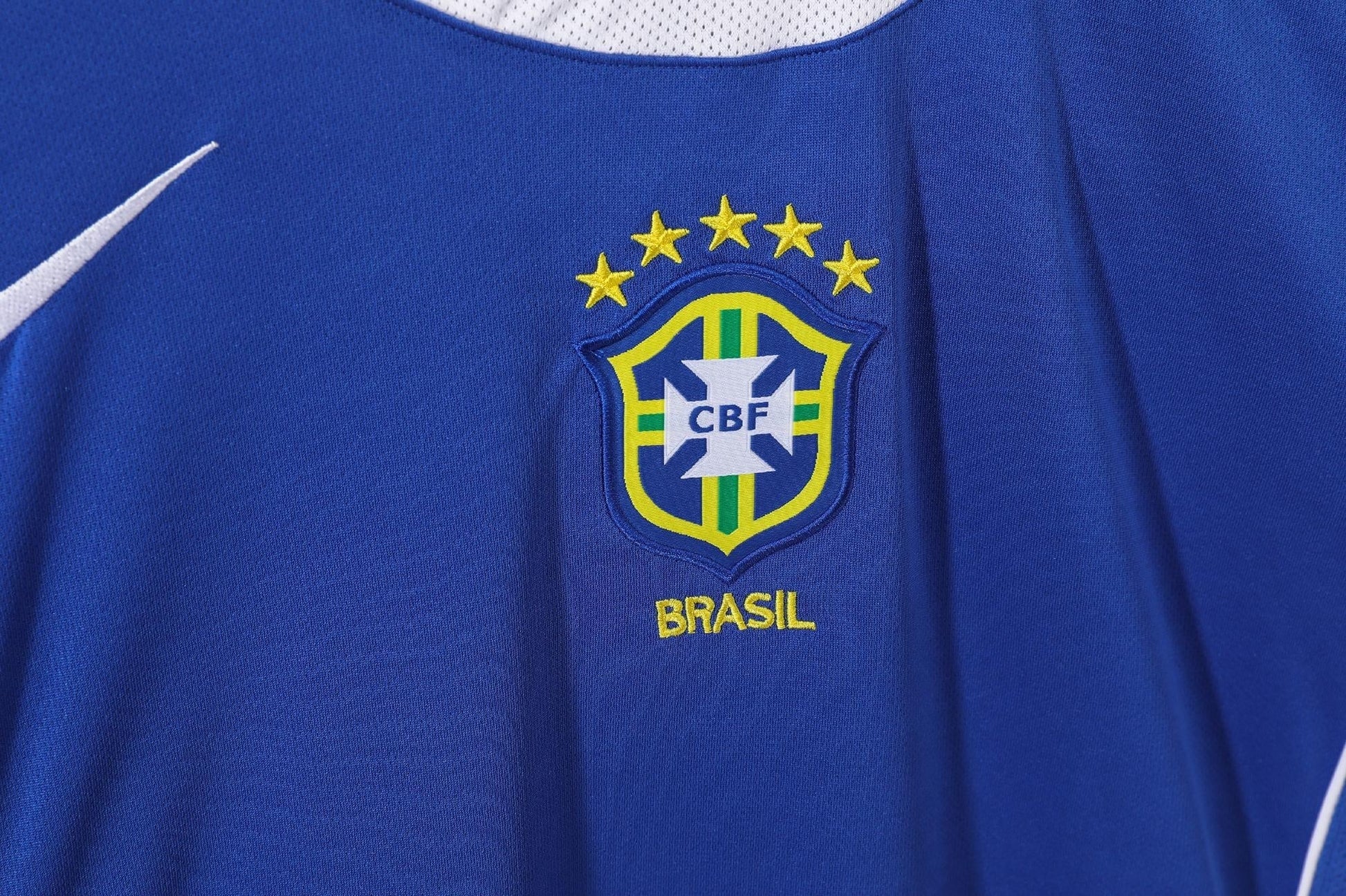 2004 away retro football shirt
