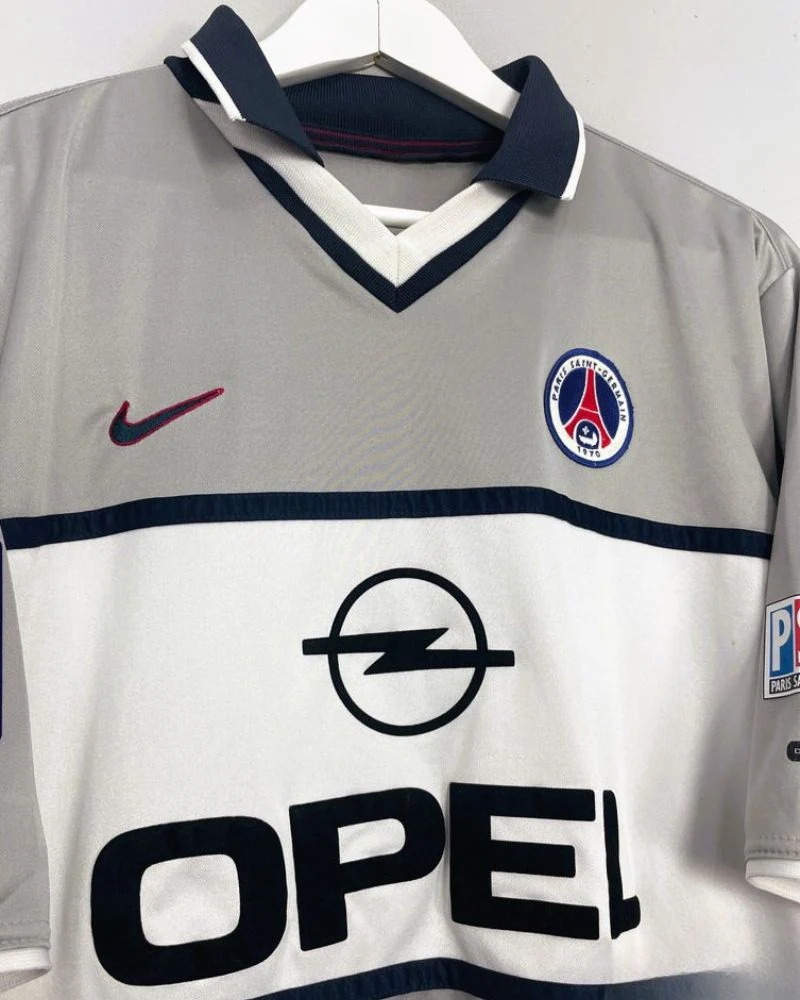 00/01 away retro football shirt