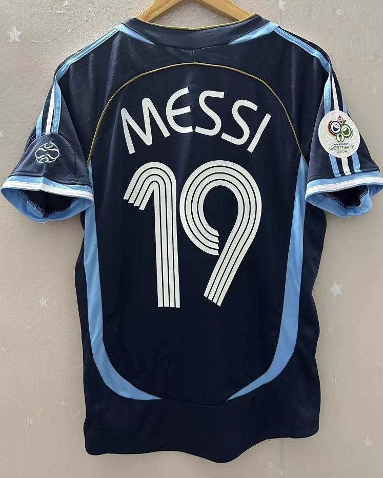 06/07 away retro football shirt