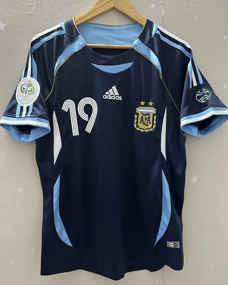 06/07 away retro football shirt
