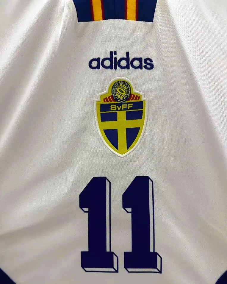 94/95 away retro football shirt