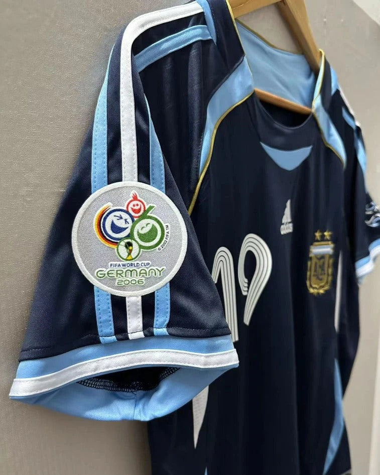 06/07 away retro football shirt