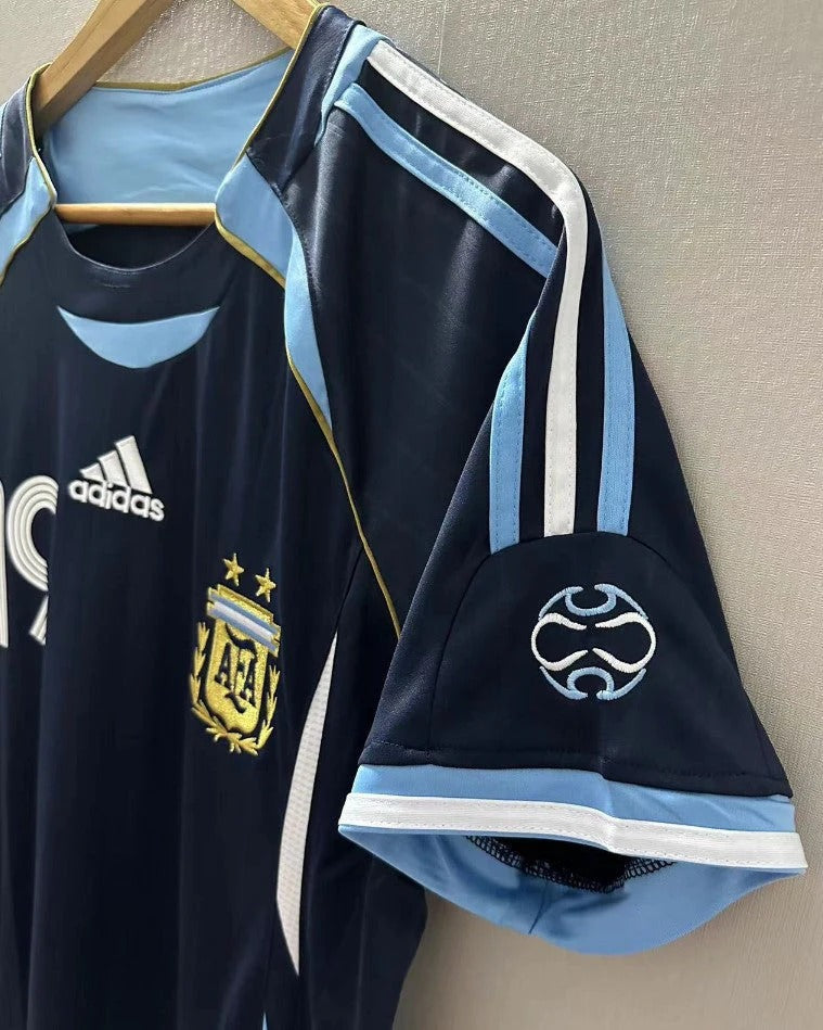 06/07 away retro football shirt