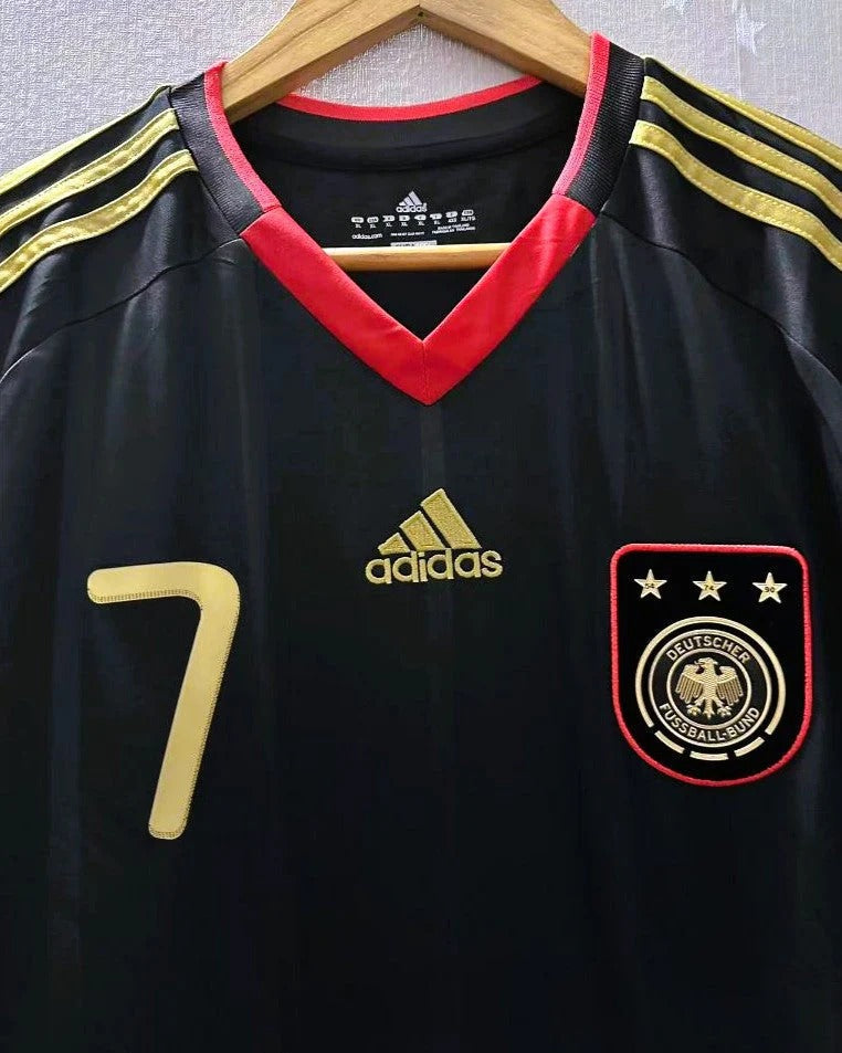 10/11 away retro football shirt